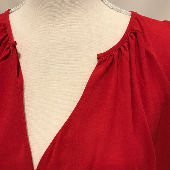 🔥SALE🔥Karen Kane cold shoulder blouse size M - Picture 4 of 7